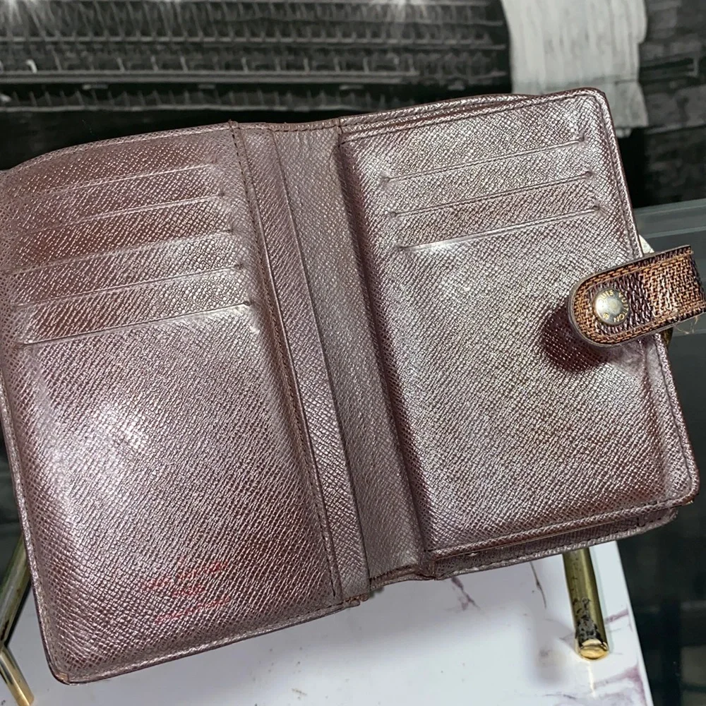 Authentic Louis Vuitton Damier Kisslock Wallet